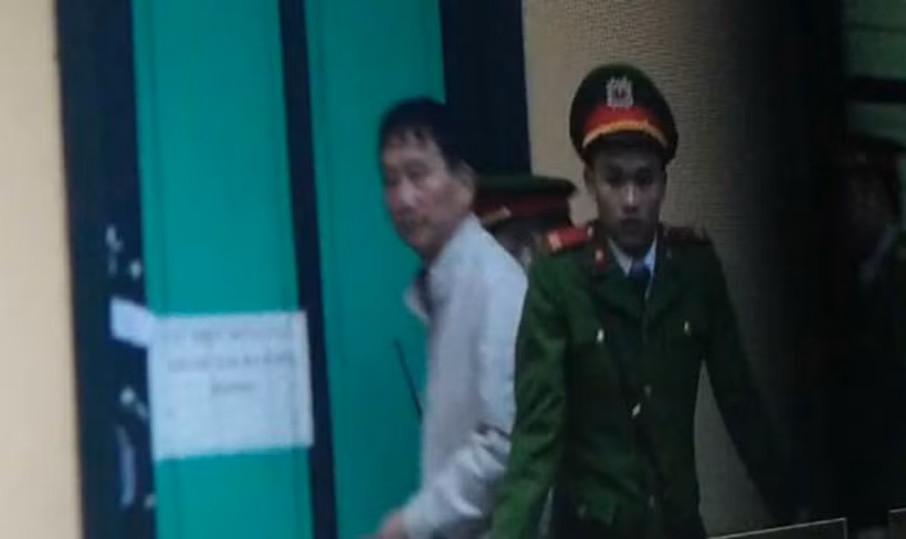 Trước đó, tại phiên xét xử vụ án "Cố ý làm trái quy định của Nhà nước về quản lý kinh tế gây hậu quả nghiêm trọng" và "Tham ô tài sản" xảy ra tại Tập đoàn Dầu khí Việt Nam (PVN) và Tổng công ty cổ phần Xây lắp Dầu khí Việt Nam (PVC) tại TAND TP Hà Nội (Diễn ra từ ngày 8/1-22/1), bị cáo Trịnh Xuân Thanh bị kết án tù chung thân.