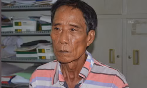 Ông Xê tại cơ quan công an.