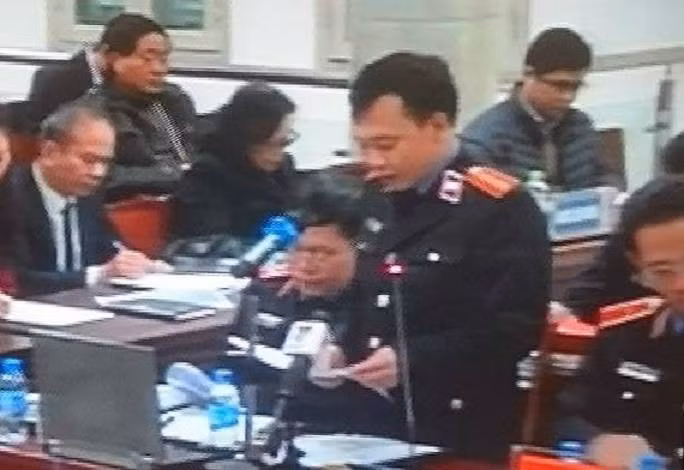 Đại diện VKSND TP Hà Nội đề nghị giảm nhẹ hình phạt cho các bị cáo tại tòa.