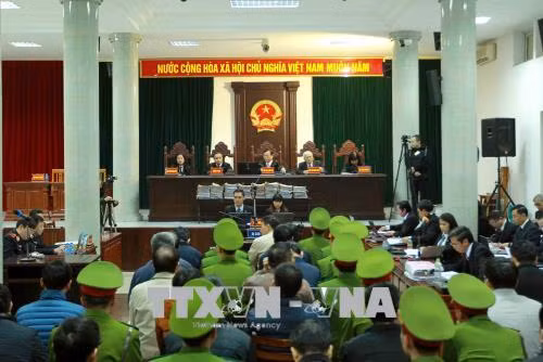 Toàn cảnh bên trong phiên tòa xét xử bị cáo Đinh La Thăng cùng các đồng phạm. Ảnh" TTXVN.