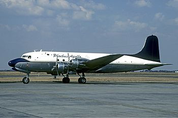 Máy bay DC-4 của hãng hàng không Pennsylvania-Central gặp tai nạn gần Charles Town, West Virginia, Mỹ hôm thứ Sáu ngày 13/6/1947. Vụ tai nạn đã cướp đi sinh mạng của 50 người có mặt trên chuyến bay.