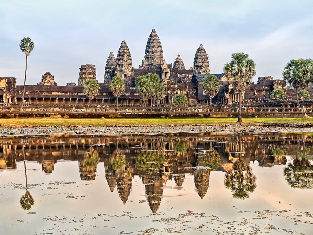 Xếp thứ hai trong danh sách 10 điểm đến hấp dẫn du khách nhất năm 2015 là Siem Reap, Campuchia.