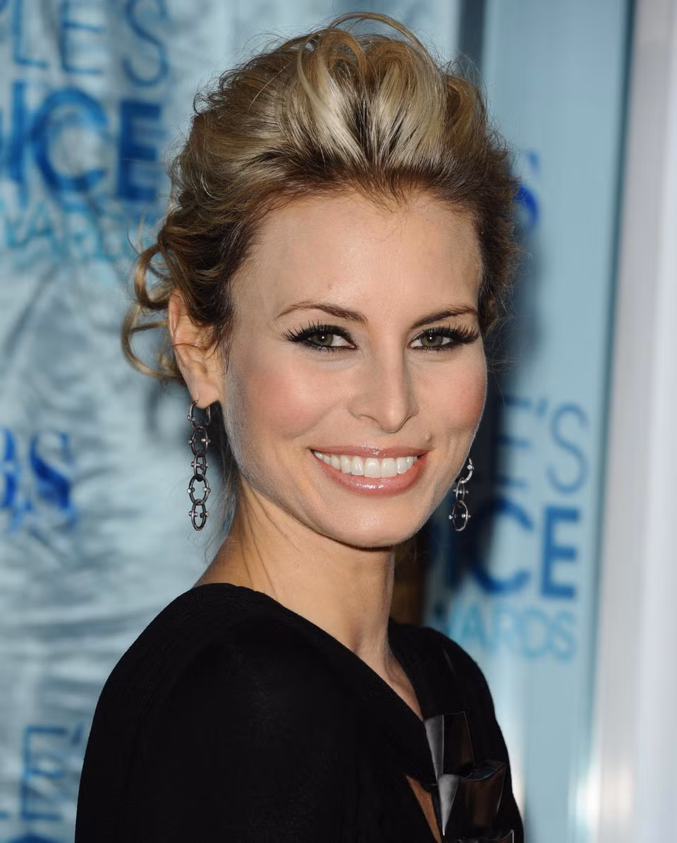 Những người nổi tiếng sinh ngày 5/3: Uday Chopra, Eva Mendes, Rex Harrison, Andy Gibb, Niki Taylor (trong ảnh)...