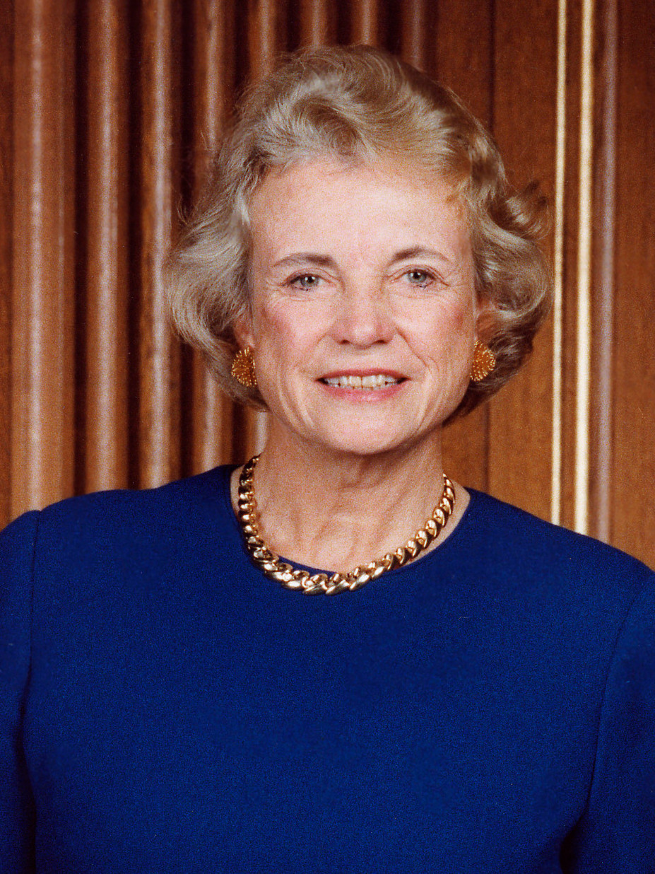 Sandra Day O’Connor là người phụ nữ đầu tiên được Tổng thống Ronald Reagan bổ nhiệm vào vị trí thẩm phán Tòa án Tối cao Mỹ năm 1981.
