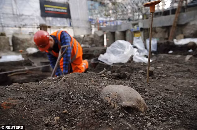 Theo dự kiến, các chuyên gia sẽ hoàn tất cuộc khai quật tại đây vào tháng 9/2015.