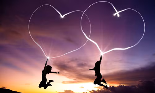 Valentine Trắng và Valentine Đỏ khá phổ biến với tầng lớp thanh niên trên 20 tuổi. Theo khảo sát, 75% tổ chức ngày Valentine Đỏ và 45% người chuẩn bị công phu cho ngày Valentine Trắng.