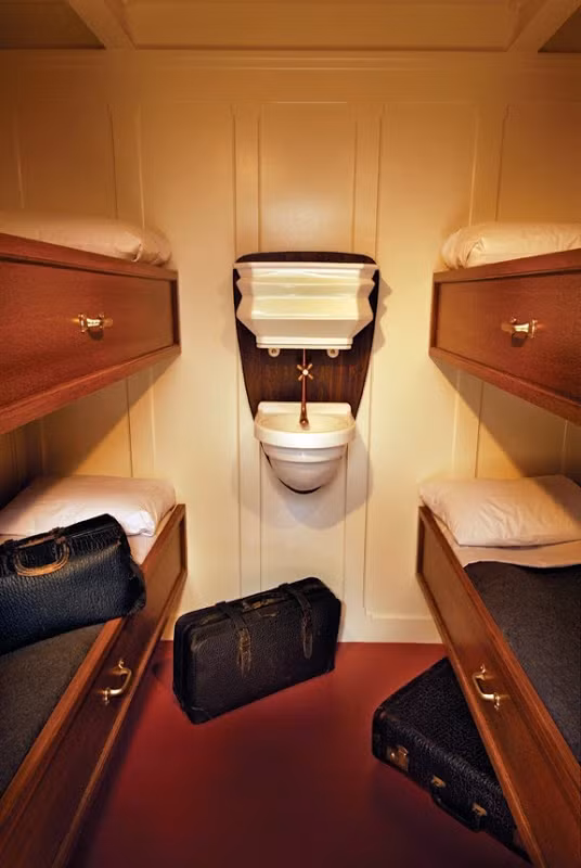 Đây là khung cảnh bên trong khoang hạng ba.