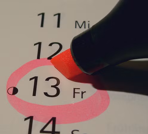 Tai sao nam 2015 co 3 ngay thu Sau ngay 13?-Hinh-2