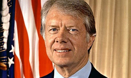 Tổng thống thứ 39 trong lịch sử Mỹ Jimmy Carter nhiệm kỳ 1977 - 1981 có chỉ số IQ là 153. Ông chủ Nhà Trắng này đã giành giải Nobel Hòa bình năm 2002 nhờ nỗ lực thúc đẩy quyền con người trên thế giới.