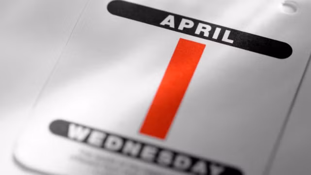 Năm 1562, Giáo hoàng Gregory XIII (1502 – 1585) đã quyết định đổi ngày đầu tiên của năm mới từ ngày 1/4 sang ngày 1/1.