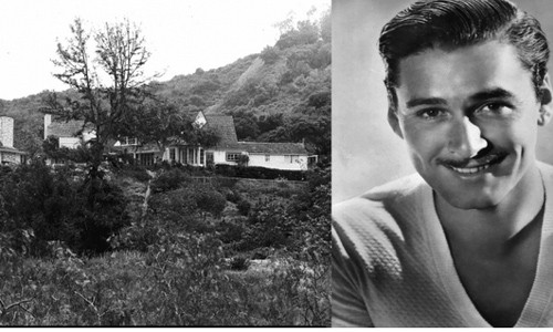 Nông trại của nam diễn viên Errol Flynn ở Los Angeles từng sống được cho là nơi cư ngụ của nghệ sĩ này. Sau khi ông qua đời, người chủ mới của nông trại là ca sĩ Ricky Nelson cho hay con gái bà đã chứng kiến nhiều điều bí ẩn xảy ra tại đây trong đó có âm thanh lạ như đồ vật bị ném vào tường, kính bị vỡ...