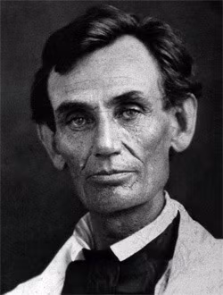 2. Tổng thống Abraham Lincoln từng làm người phục vụ ở quầy rượu trước khi trở thành ông chủ Nhà Trắng. Trong khoảng thời gian từ năm 1831-1837, Tổng thống Lincoln đã bỏ vốn làm ăn cùng với người bạn có tên William Berry mở một quán rượu nhỏ với tên gọi Berry và Lincoln ở thị trấn New Salem.