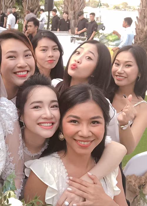 Nhã Phương được khen đẹp mặn mà sau 2 tháng bị đồn đã sinh con gái đầu lòng. Ảnh: FBNV