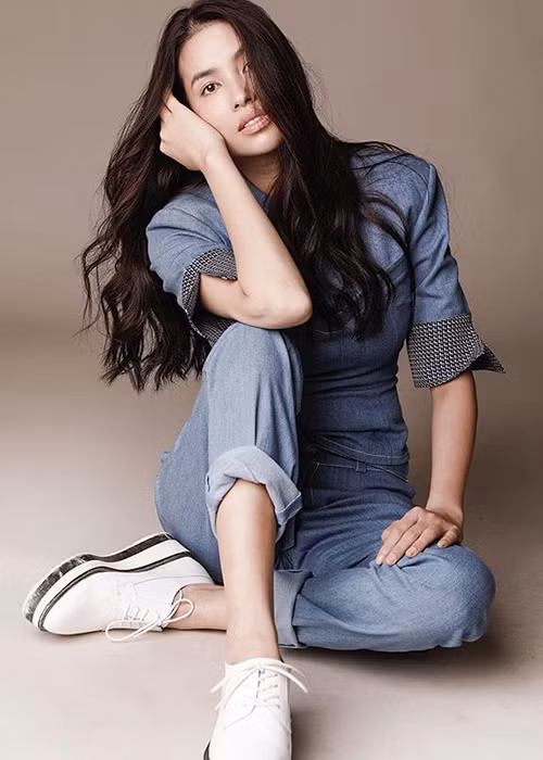 Ở Mỹ, Phạm Hương đã trở lại với công việc trong vai trò người mẫu.