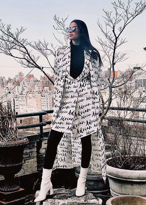 Được mệnh danh là hoa hậu khéo léo nhưng Phạm Hương cũng không ít lần bị ném đá vì vạ miệng.