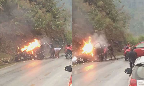 Xe hop boc chay du doi sau va cham xe ban tai