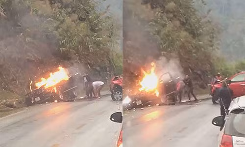 Xe hop boc chay du doi sau va cham xe ban tai