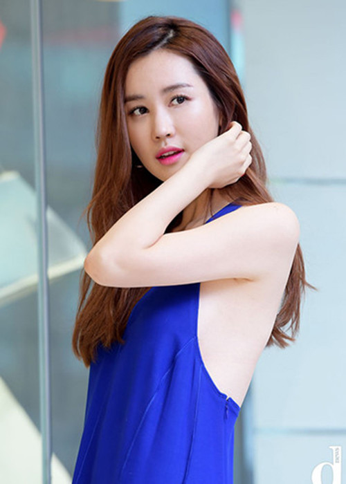 Lee Da Hae từng "đau tim" khi xem trận đấu của thầy trò HLV Park Hang Seo với đội tuyển Jordan trong khuôn khổ giải Asian Cup 2019. Ảnh: Dispatch