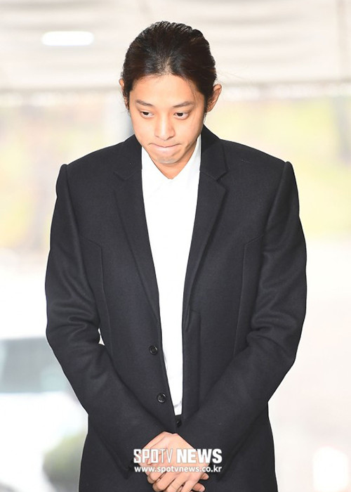 Trước khi tham dự phiên tòa xét xử, Jung Joon Young đọc lời xin lỗi các nạn nhân.