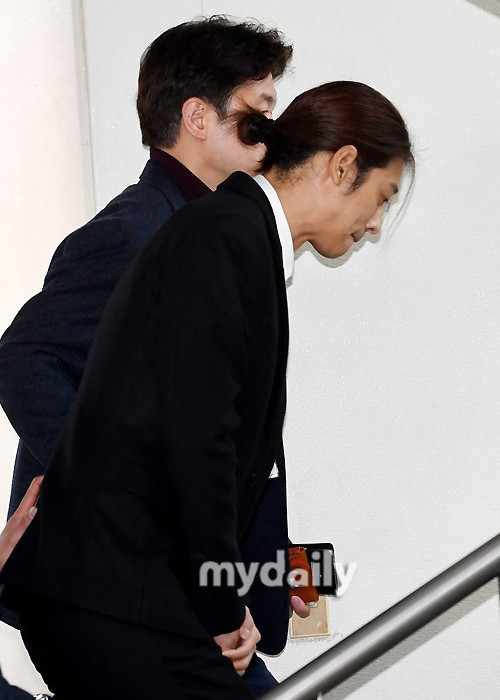 Theo thông tin, phiên tòa xét xử đầu tiên sẽ quyết định xem có thi hành lệnh bắt giữ hay không.