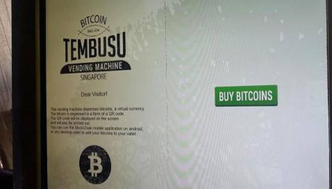 Khách dùng ứng dụng trên di động đẻ quét mã này và Bitcoin sẽ vào tài khoản.