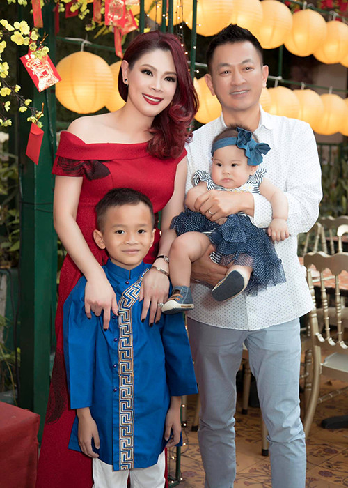 Mới đây, trong cuộc phỏng vấn trên Thế giới trẻ, ông xã của Thanh Thảo có nhiều chia sẻ về chuyện tình cảm. Theo đó, anh khẳng định anh không bao giờ để ý quá khứ của Thanh Thảo. Điều quan trọng đối với ông xã của Thanh Thảo là thời gian anh được bên vợ và cả hai sống tốt với nhau.