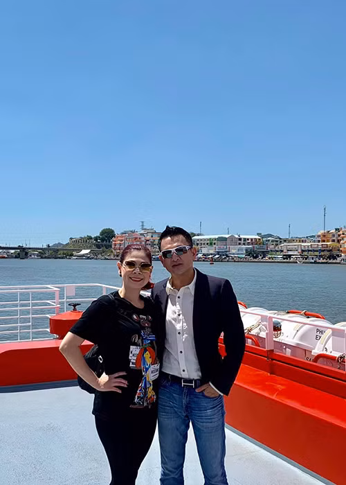 Mới đây, ông xã của Thanh Thảo mạnh tay chi 5 tỷ đồng để vợ làm liveshow kỷ niệm 25 năm ca hát.