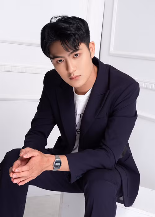 Theo Đức Thành, Seungri quá "đen" nên mới bị khui scandal bởi lẽ kinh doanh quán bar thì quán nào cũng có ma túy và mại dâm.