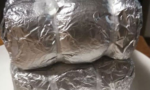 Co gai “dat khach que nguoi” goi banh chung bang thu kho tin