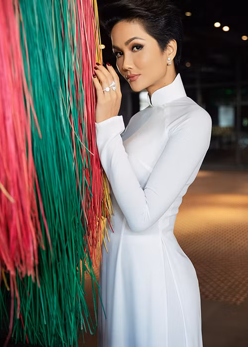 Ngoài ra, top 5 Hoa hậu Hoàn vũ Thế giới 2018 sẽ xuất hiện tại Lễ hội Cà phê Buôn Ma Thuột với vai trò Đại sứ truyền thông.