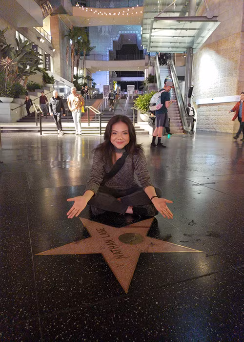 Sau khi đăng quang, Minh Như trở lại Mỹ sinh sống và học tập thay vì tấn công vào showbiz Việt.