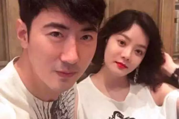 Sau 5 năm kết hôn, Chae Rim mới đây vướng tin đồn đã chia tay Cao Tử Kỳ. Theo Weibo, Cao Tử Kỳ nảy sinh tình cảm khác nên Chae Rim tức giận và quyết đệ đơn ly hôn. Ảnh: Weibo