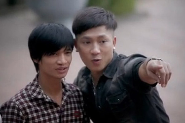 Nổi trên mạng xã hội, Lệ Rơi cũng được mời đóng MV của một số ca sĩ như Châu Khải Phong, Hồ Việt Trung, Bùi Anh Tuấn. Ảnh: Đất Việt