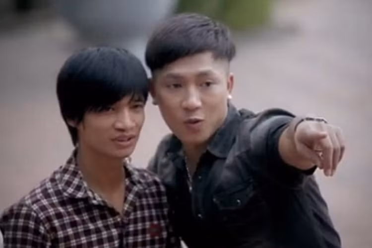 Nổi trên mạng xã hội, Lệ Rơi cũng được mời đóng MV của một số ca sĩ như Châu Khải Phong, Hồ Việt Trung, Bùi Anh Tuấn. Ảnh: Đất Việt