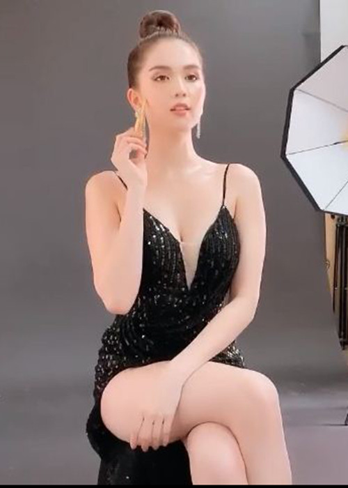 Chân dài gốc Trà Vinh từng vướng nghi vấn ngoài đời không đẹp như trên hình do cô không ít lần bị lộ chỉnh sửa ảnh quá đà.