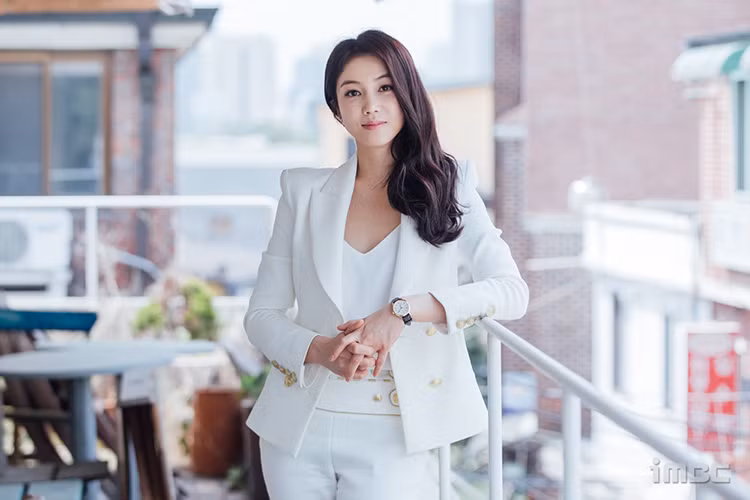 "Cô dâu Hà Nội" đến nay kín tiếng trong chuyện tình cảm. Ảnh: Imbc