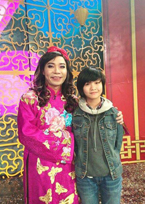 Công Lý chia sẻ, Thục Anh sống rất tình cảm. Cô nhóc từng gặp ai cũng mượn điện thoại để nhắn tin cho bố: “Bố đang ở đâu? Bố làm gì?”.