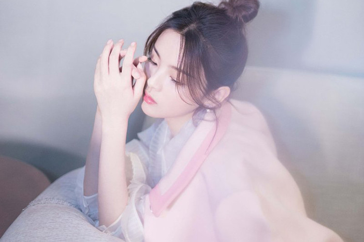 Trong suốt chương trình, Dương Siêu Việt bị chê kém tài. Khả năng nhảy lẫn hát của cô được nhận xét dưới mức trung bình.