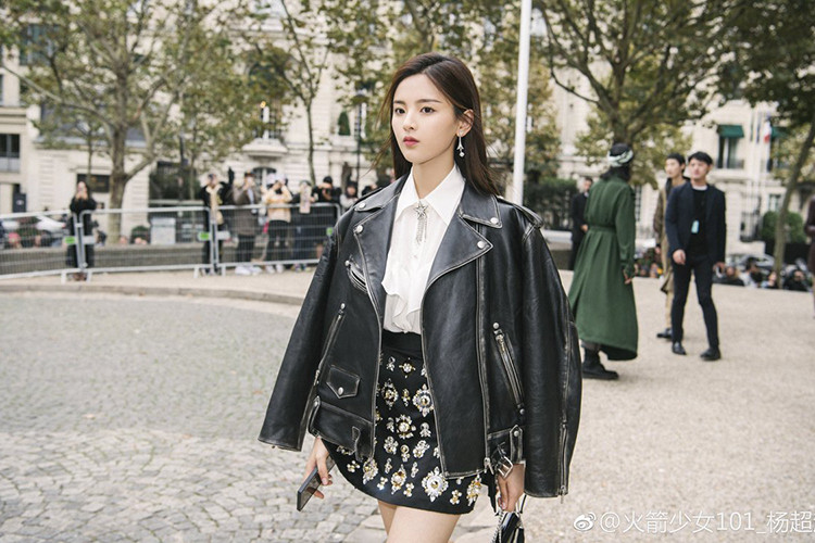 Dương Siêu Việt đang được o bế nhất làng giải trí xứ Trung khi càng bị chê, cô lại càng gây chú ý.