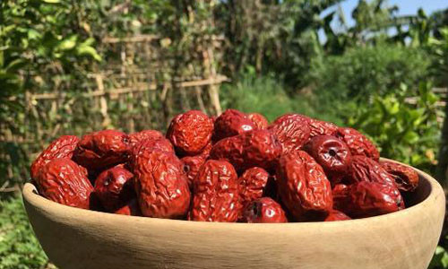 Chi em lung mua dac san tao do Tau ngon bo 300.000 dong/kg