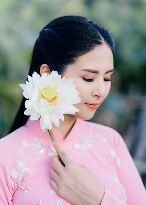 Ở tuổi 30, Ngọc Hân vẫn chưa chịu lên xe hoa.