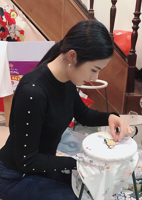 Nàng hoa hậu sinh năm 1989 không chỉ xinh đẹp mà còn giỏi giang.