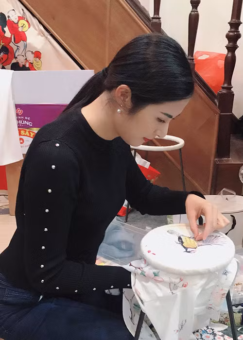 Nàng hoa hậu sinh năm 1989 không chỉ xinh đẹp mà còn giỏi giang.