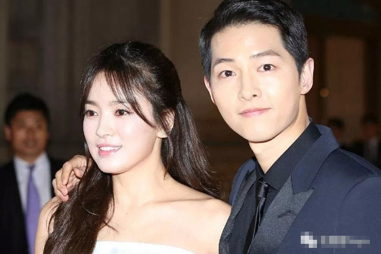 Mặc những tin đồn vây quanh, Song Hye Kyo và Song Joong Ki vẫn chưa có động thái mạnh mẽ nào để đáp trả. Ảnh: Weibo