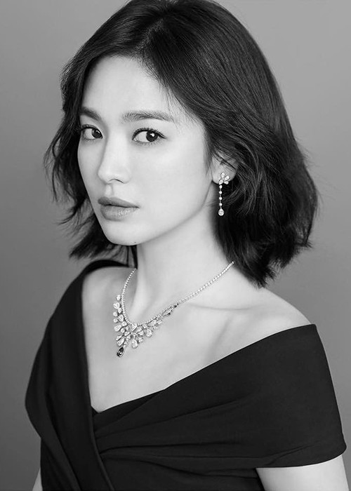 Năm 2016, Song Hye Kyo tiếp tục nhờ đến pháp luật để bảo vệ quyền lợi khi người dùng mạng đã đồn thổi cô làm gái bao. Ảnh: Instagram