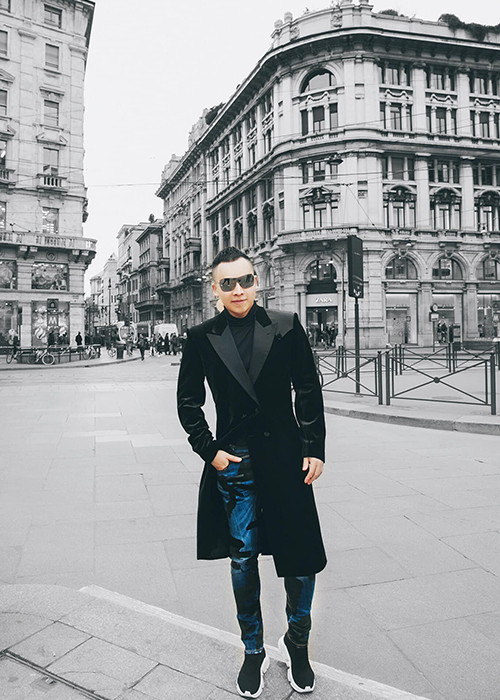 Mát tay đào tạo chân dài, ông bầu Khắc Tiệp có cuộc sống sang chảnh. Tuy nhiên, tên tuổi anh luôn gắn liền với nhiều thị phi, chiêu trò. Ảnh: FBNV