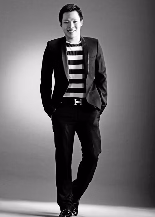 Khắc Tiệp chia sẻ, sau những cuộc trò chuyện phiếm với bạn bè, anh trở thành bầu show đứng ra nhận chương trình cho bạn bè. Ảnh: Đang yêu