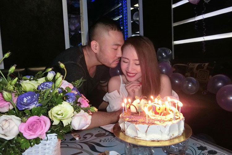 Tuy nhiên, từ cuối năm 2018, Quỳnh Nga gần như không chia sẻ hình ảnh bên chồng khiến dư luận tò mò về cuộc hôn nhân của cô. Ảnh: FBNV