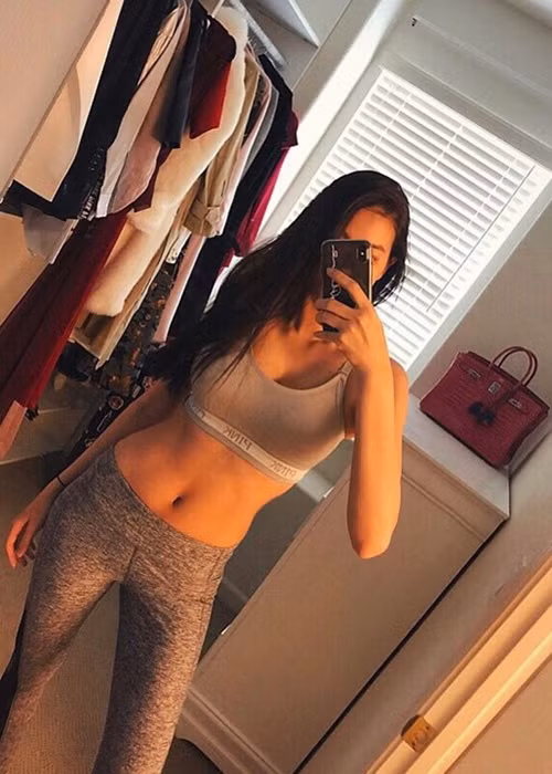 Gần đây, Phạm Hương khoe vóc dáng thon gọn sau thời gian ở ẩn. Ảnh: FBNV