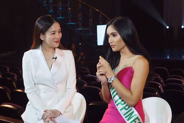 Nicole Flores được khen ngợi về cả hình thể lẫn nhan sắc. Hơn nữa, vì nhan sắc hao hao giống Hoa hậu Hoàn vũ Thế giới 2015 - Pia Wurtzbach nên Nicole nhận được sự chú ý của cộng đồng mạng quốc tế.